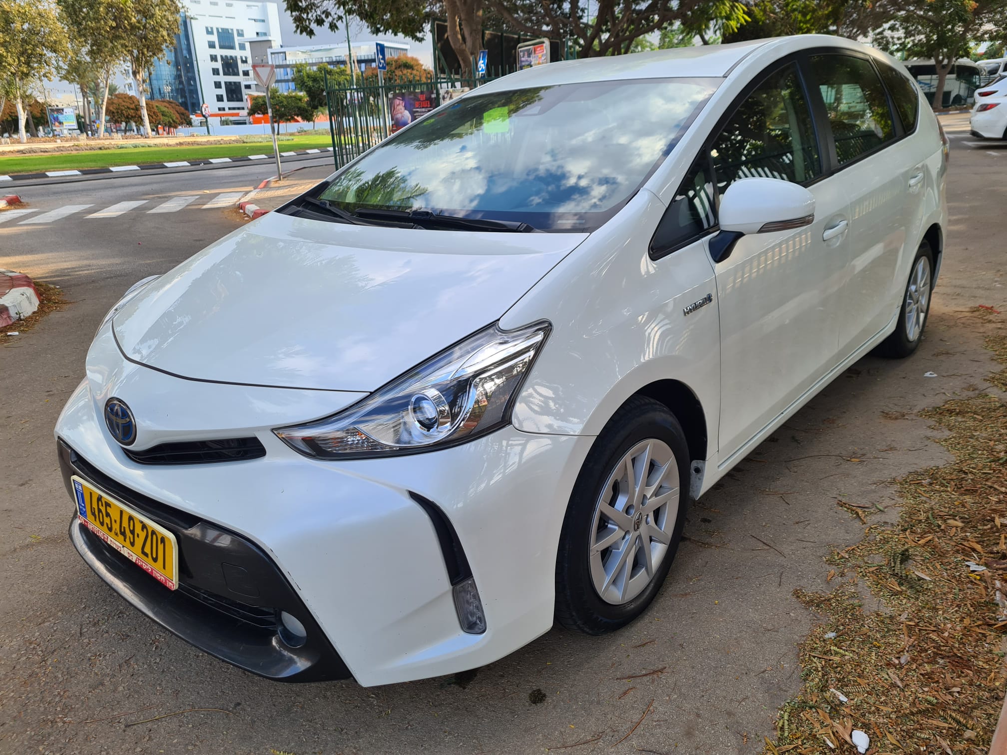 טויוטה פריוס פלוס