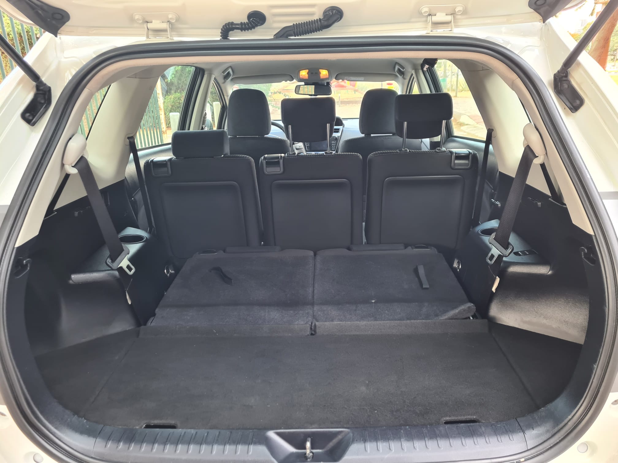 טויוטה פריוס פלוס