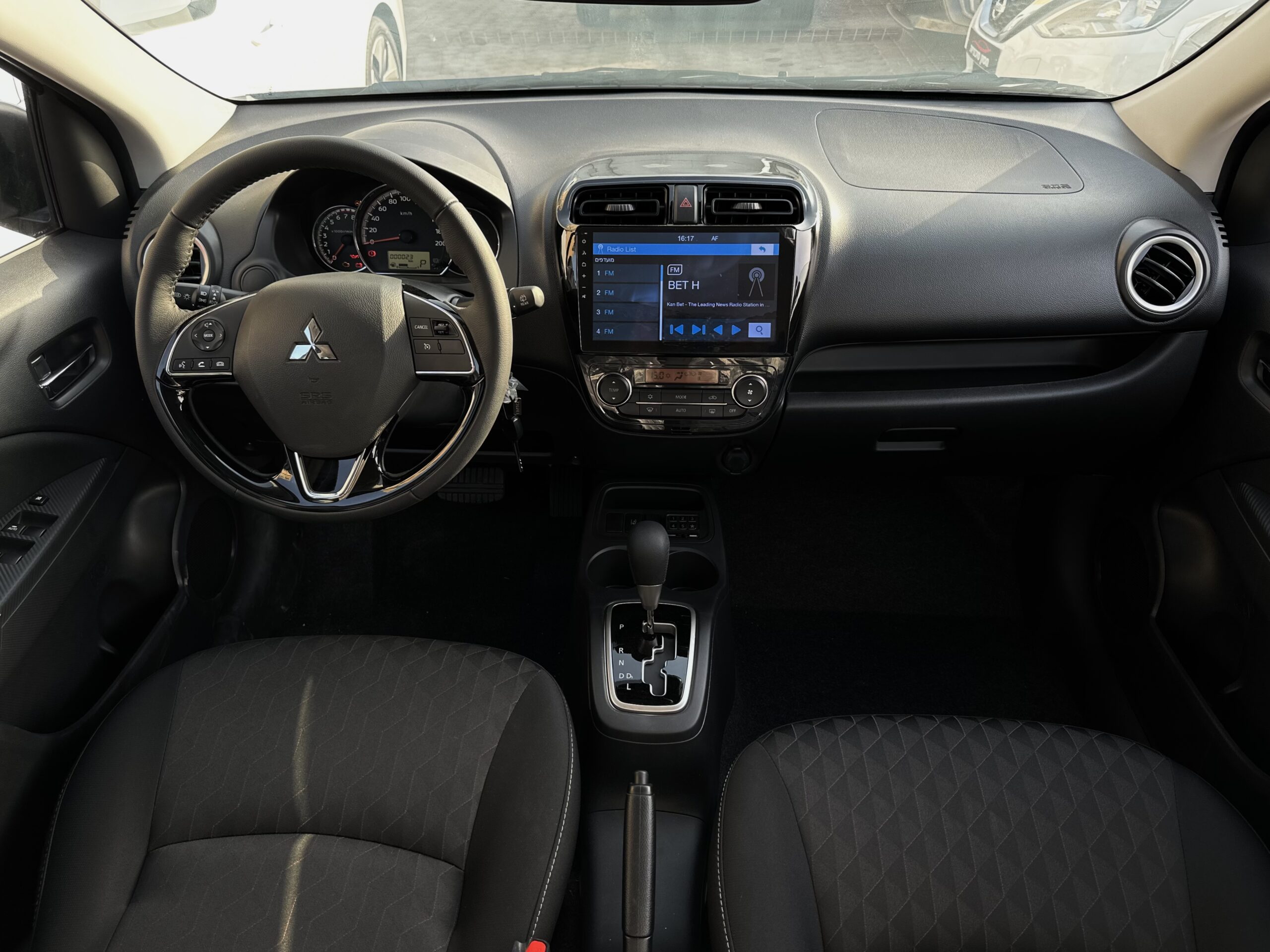 מיצובישי SUPREME