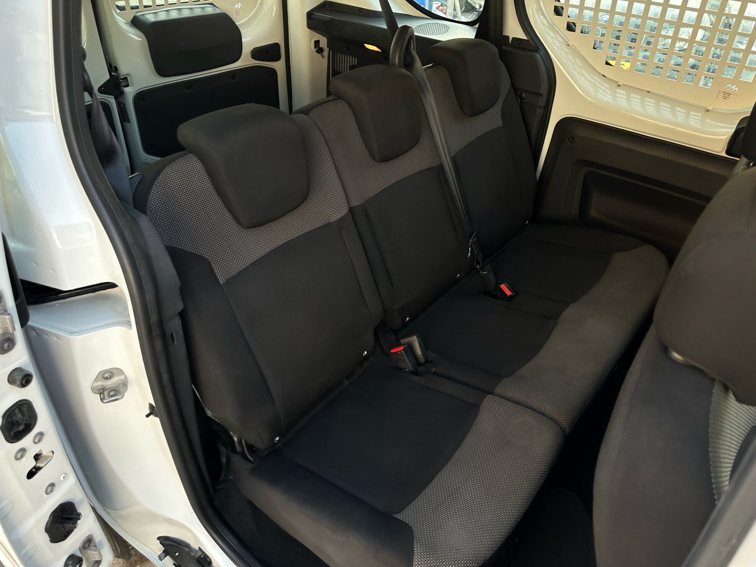 דאצ’יה DOKKER