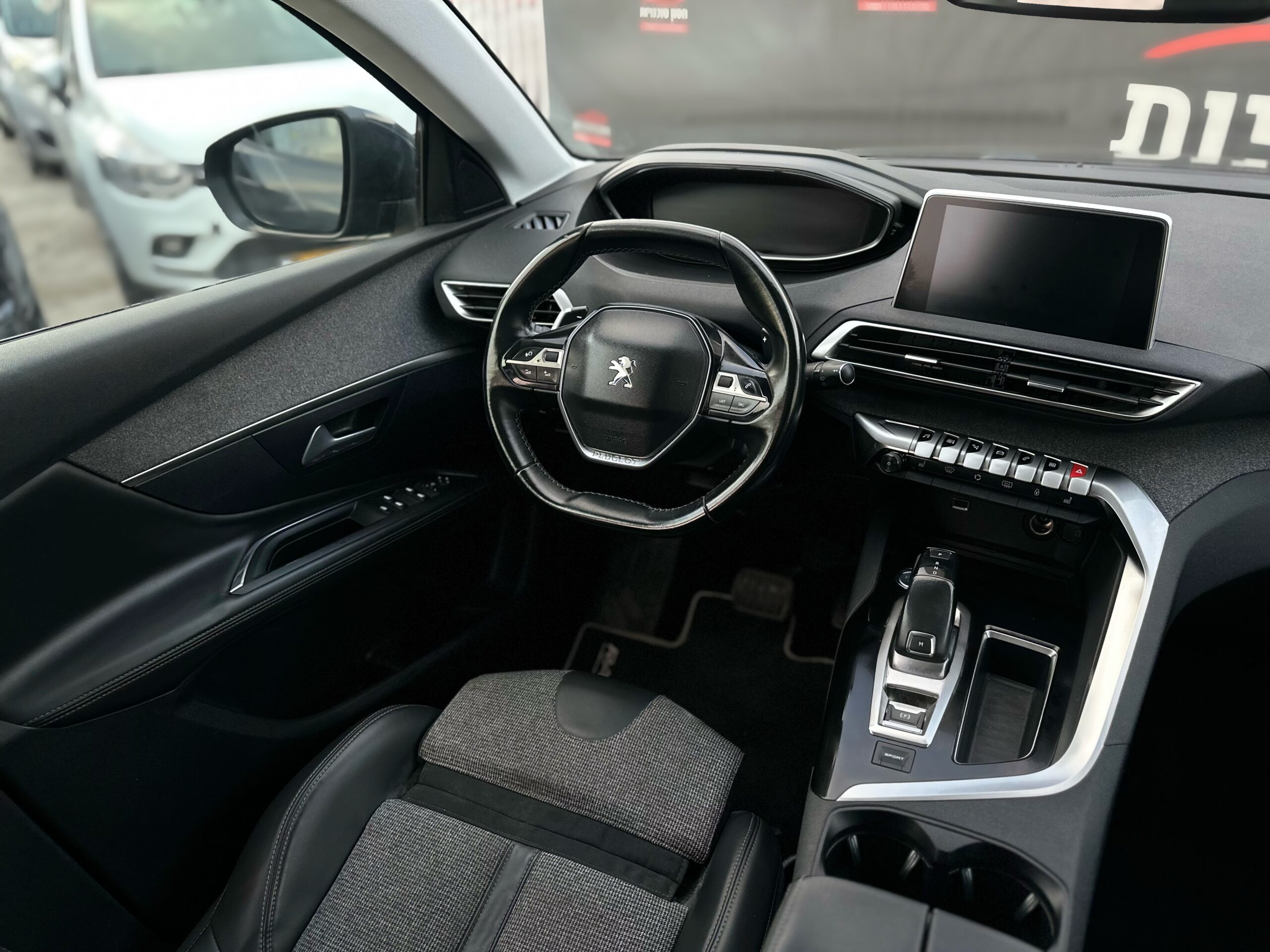 פיג׳ו 3008 PREMIUM