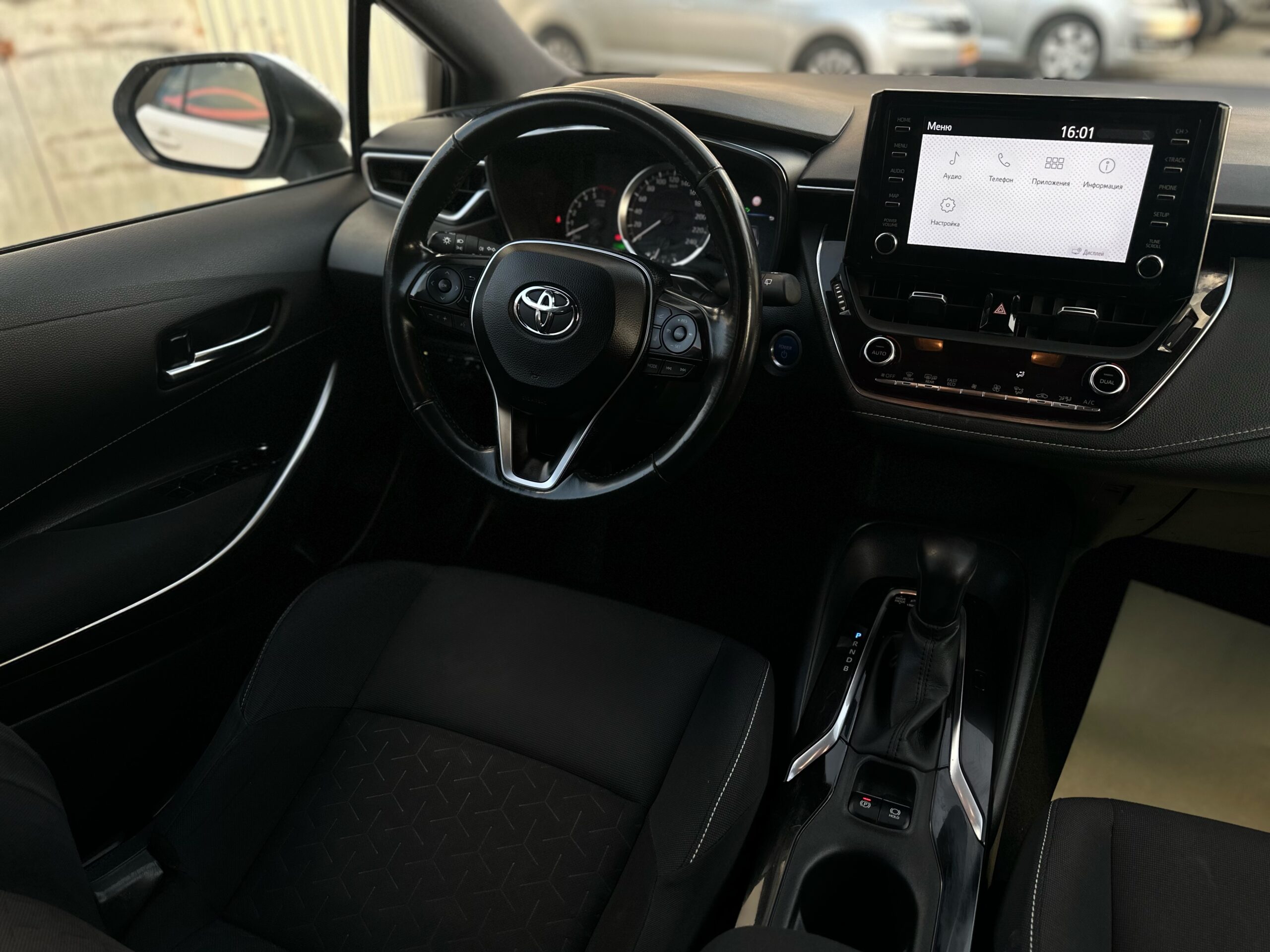 טויוטה קורולה SPACE היברייד